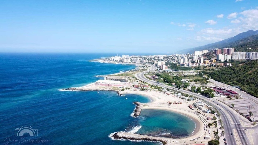 Vista aérea de La Guaira, Venezuela — costa del estado Vargas